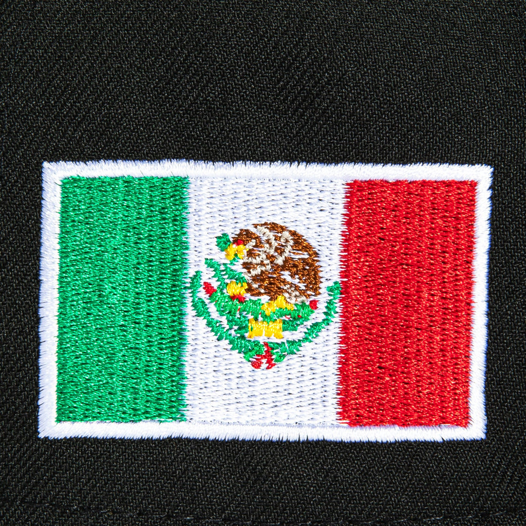 New Era 9Forty A-Frame Mexico World Baseball Classic Mexico Flag Patch Snapback Hat - Black, Red