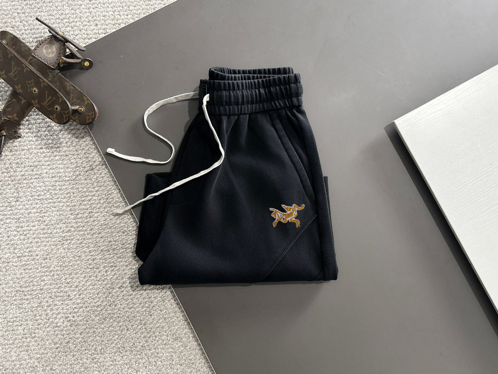 Arc'teryx Gold Archaeopteryx Embroidered Elastic Waist Casual Shorts