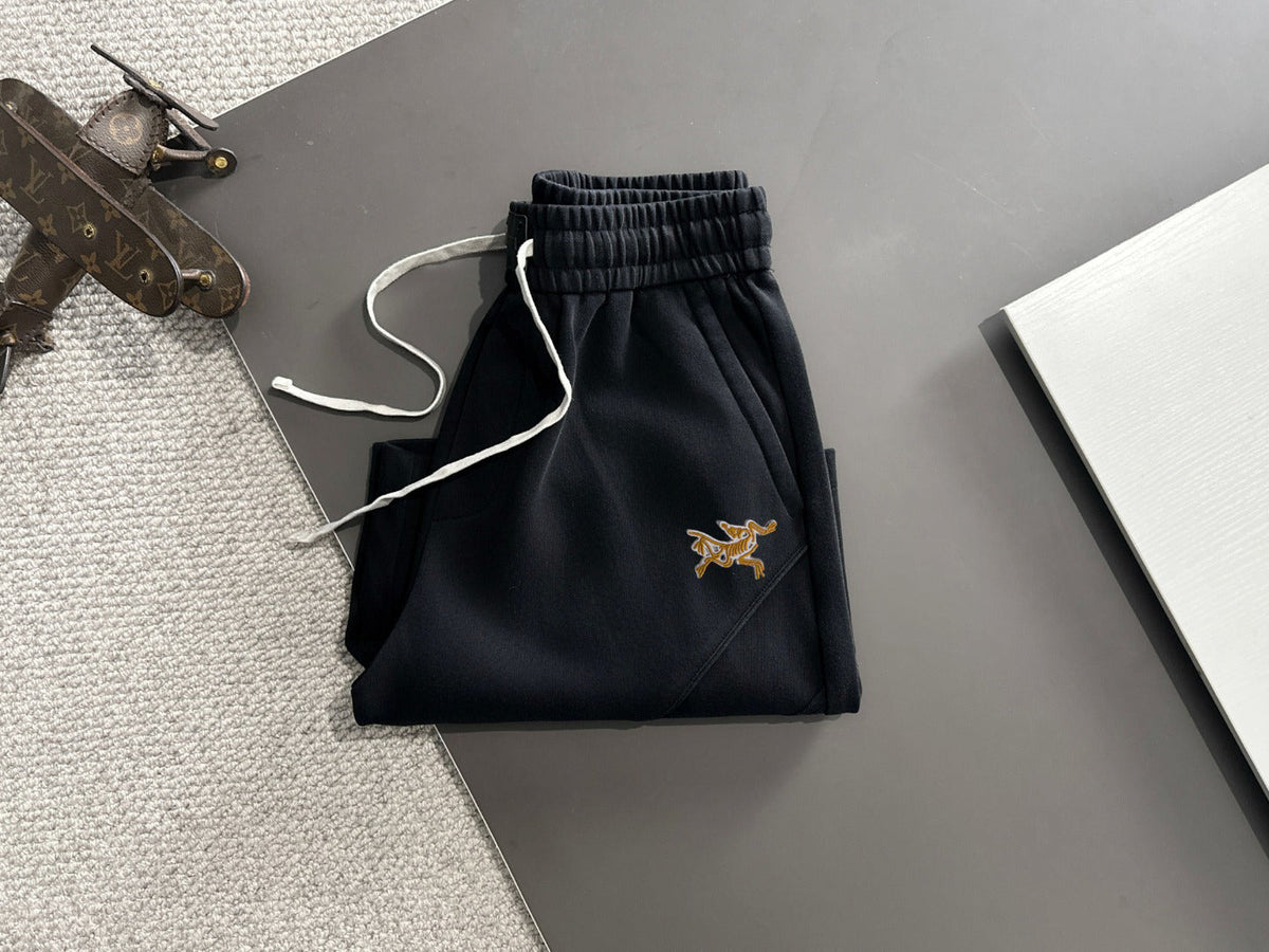 Arc'teryx Gold Archaeopteryx Embroidered Elastic Waist Casual Shorts